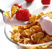 Сухой завтрак вред. Сухой завтрак вред. Сухой завтрак. Сухие завтраки самые популярные. Сухой завтрак чешуйки.